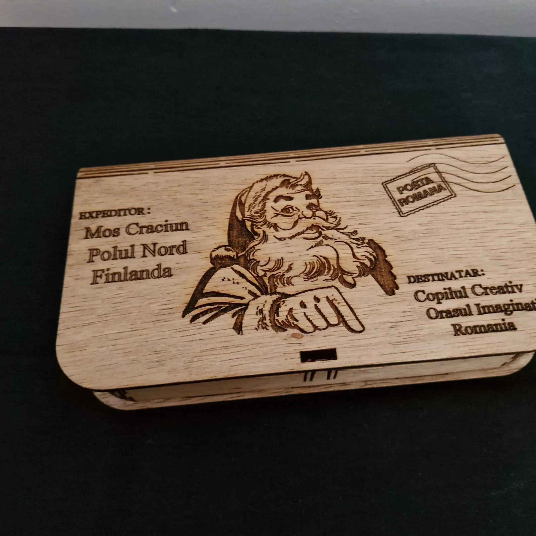 Cutie personalizată, gravată laser — model „Scrisoare de la Moș Crăciun"