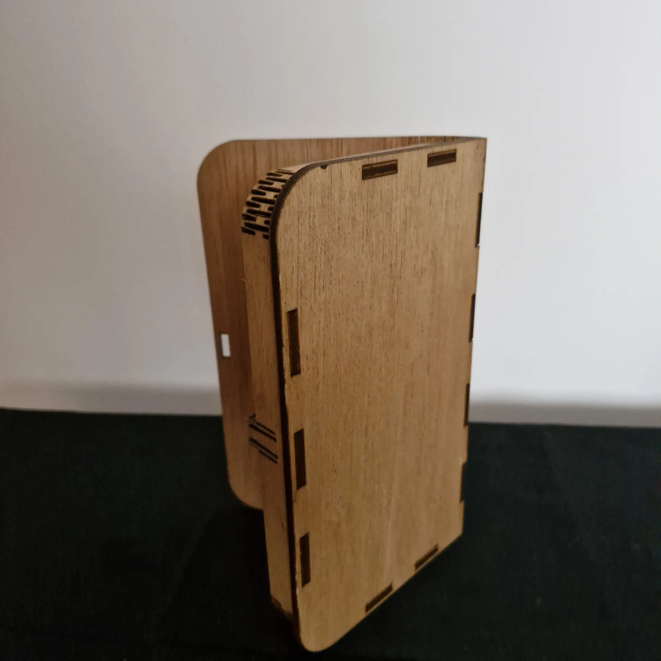 Cutie personalizată, gravată laser — model „Scrisoare de la Moș Crăciun"
